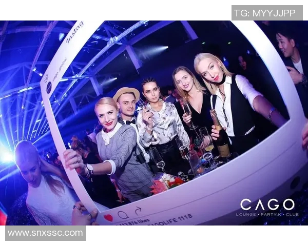 土伦杯足球明星盛典揭幕年轻球员展现无限潜力与激情